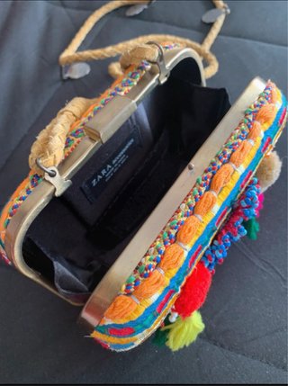 Bolso Clutch Étnico Zara Pompones