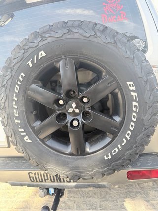 Juego 5 Llantas Mitsubishi 17” V60