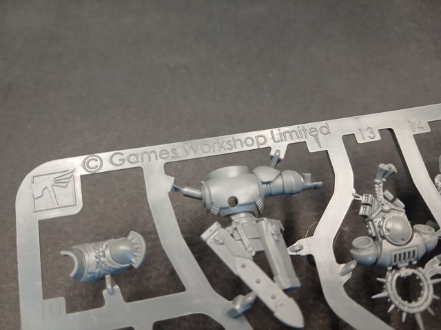 Captain with relic shied Armageddon warhammer 40k
