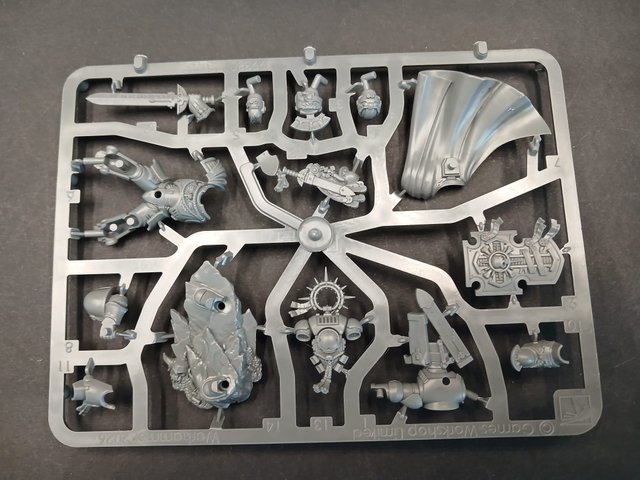 Captain with relic shied Armageddon warhammer 40k