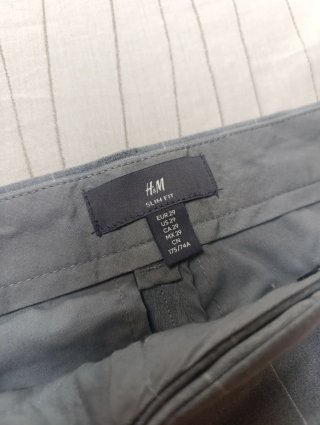 Pantalón de vestir H&M cuadros gris hombre