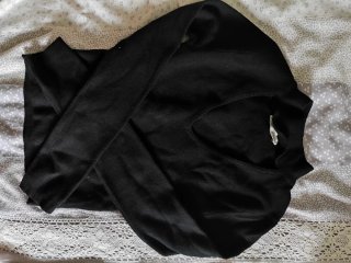 Top negro con volantes talla XS