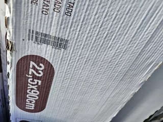 Suelo porcelánico efecto madera gris