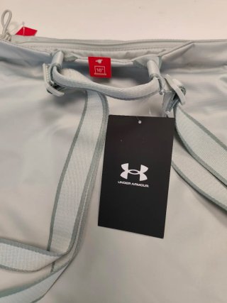 Mochila Under Armour gris nueva