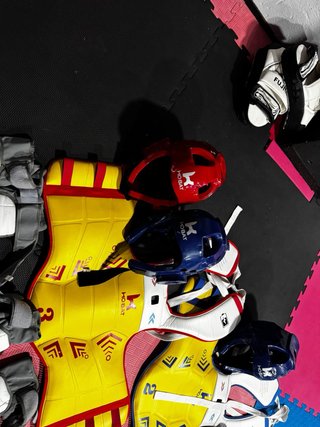 Petos, cascos y patucos Taekwondo electrónicos