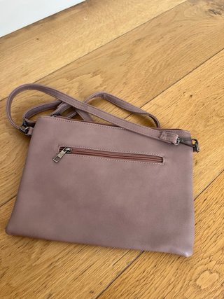 Bolso bandolera marrón con estampado