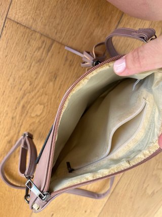 Bolso bandolera marrón con estampado