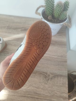 Zapatillas Munich Beige y Blancas