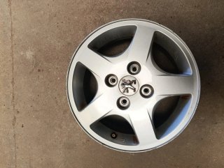 4 Llantas r14 Peugeot 206 regalo los tornillos