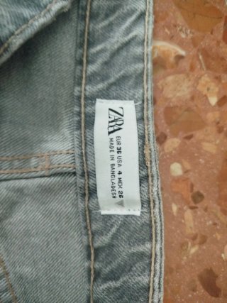 Zara Pantalones Cortos Vaqueros Desgastados