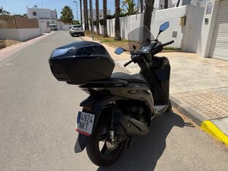 Honda SH 350i Negra - Maxi Scooter Automática