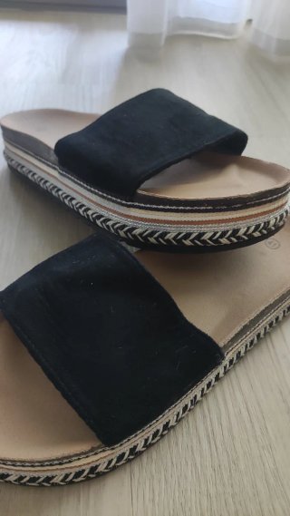 NUEVAS. Sandalias negras plataforma