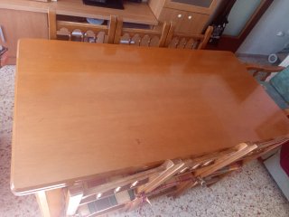 Mesa de comedor extensible grande y sillas