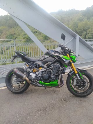 Kawasaki Z900 SE 2023 Negra/Verde