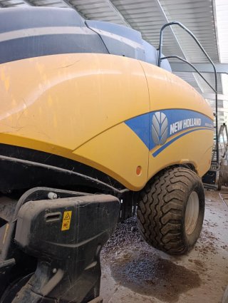 Empacadora New Holland Bigbaler 890