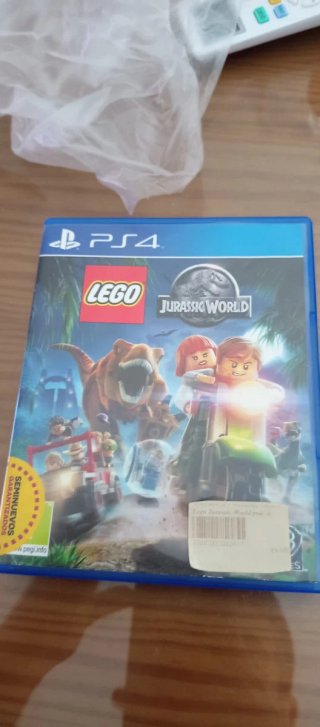 Juegos PS4: LEGO Jurassic World y DiRT 4