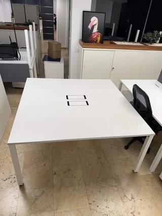 Conjunto mobiliario oficina con cajonera y silla