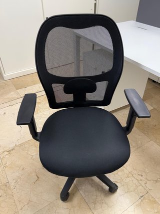 Conjunto mobiliario oficina con cajonera y silla