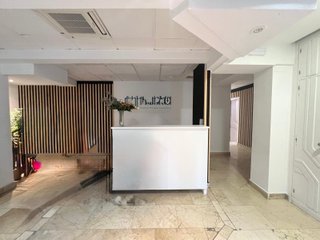 Conjunto mobiliario oficina con cajonera y silla