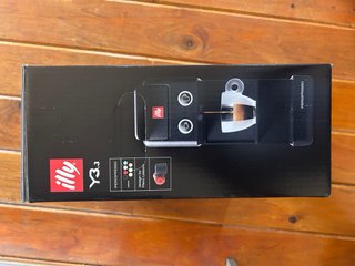 Cafetera illy Y3.3 Iperespresso Negra Nueva