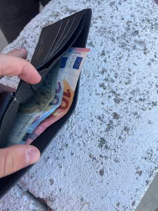 Cartera Louis Vuitton  ¡¡INCLUYE EL DINERO!!