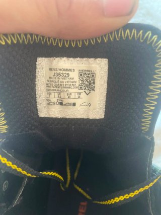 Botas de montaña Merrell grises y negras