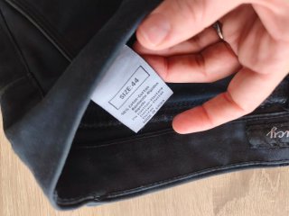 Pantalón negro talla 44