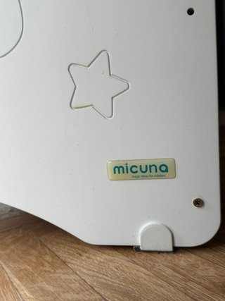 Cuna de madera blanca