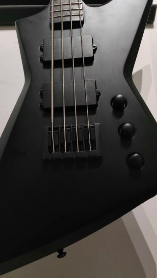 Solar E2.4C Baritone - Bajo Eléctrico