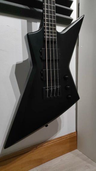 Solar E2.4C Baritone - Bajo Eléctrico