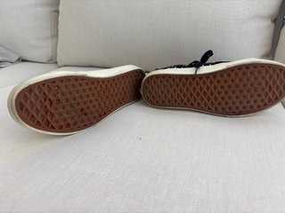 Zapatillas Vans SK8-Hi lunares talla 35