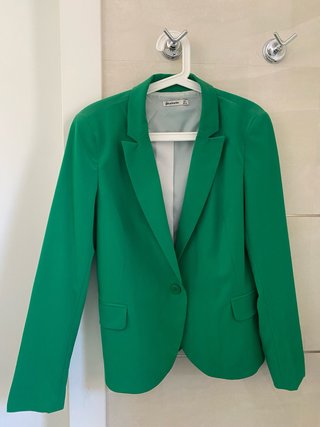 Americana Stradivarius verde talla L, usada 1 vez