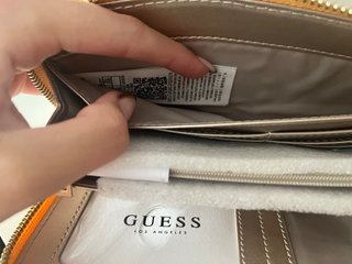 Monedero Guess Dorado y Amarillo