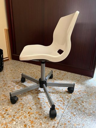 2 Sillas de Oficina con Ruedas