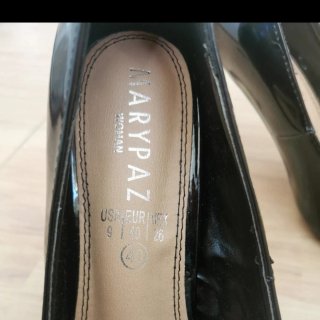 Zapatos de tacón negros stiletto