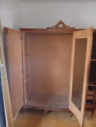 Dormitorio antiguo de madera año 1961