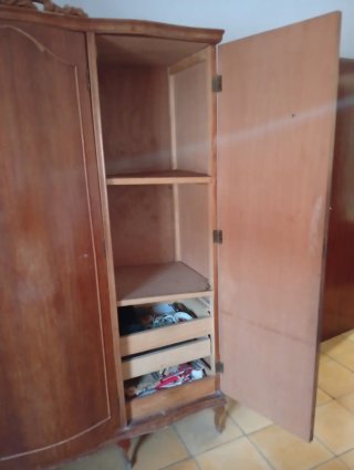 Dormitorio antiguo de madera año 1961