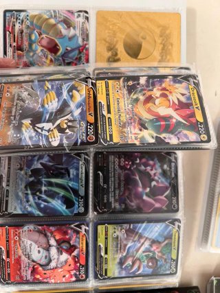 Colección Pokémon: 9 álbumes y 1.960 cromos