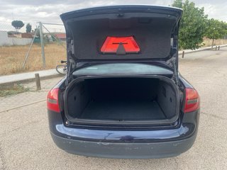Audi A6 2.4 v6 5v año 2000