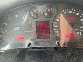 Audi A6 2.4 v6 5v año 2000