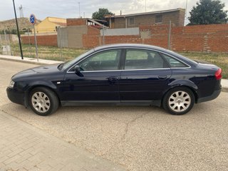 Audi A6 2.4 v6 5v año 2000