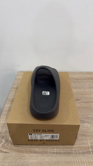 Adidas Yeezy Slide Negro Talla 44