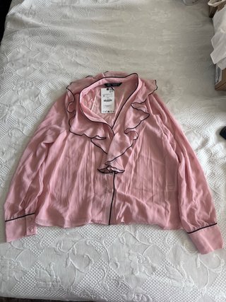 Blusa Zara volantes cuello rosa M