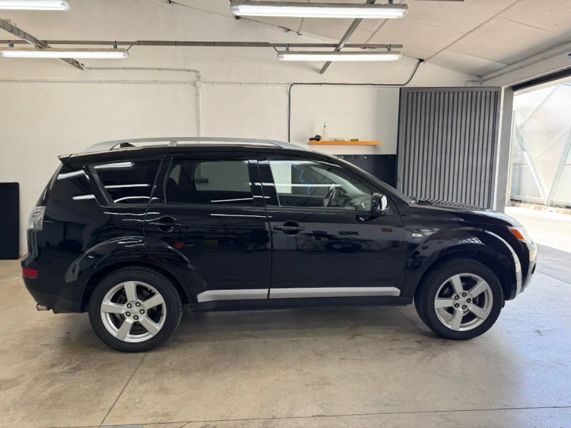 Mitsubishi Outlander - foto 1