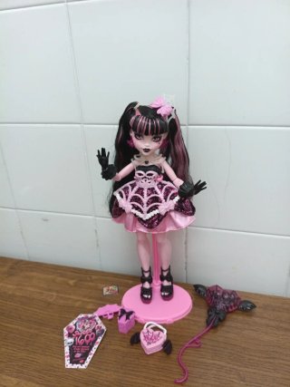 Monster High Draculaura 1600 Cumple + Accesorios