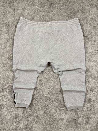 Pantalón Reebok jogger gris cinta logo XL