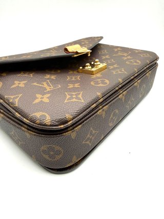 Bolso Louis Vuitton Pochette Métis Marrón Dorado