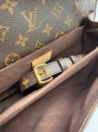 Bolso Louis Vuitton Pochette Métis Marrón Dorado