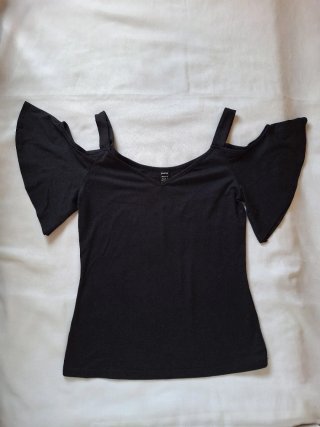 Blusa Shein negra manga acampanada talla M