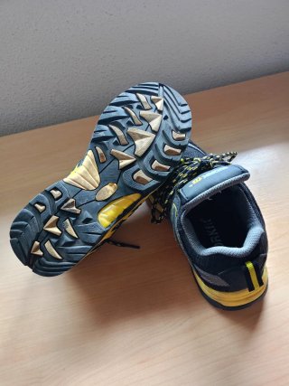 Zapatos de trabajo WORK FIT mujer negros y amarill
